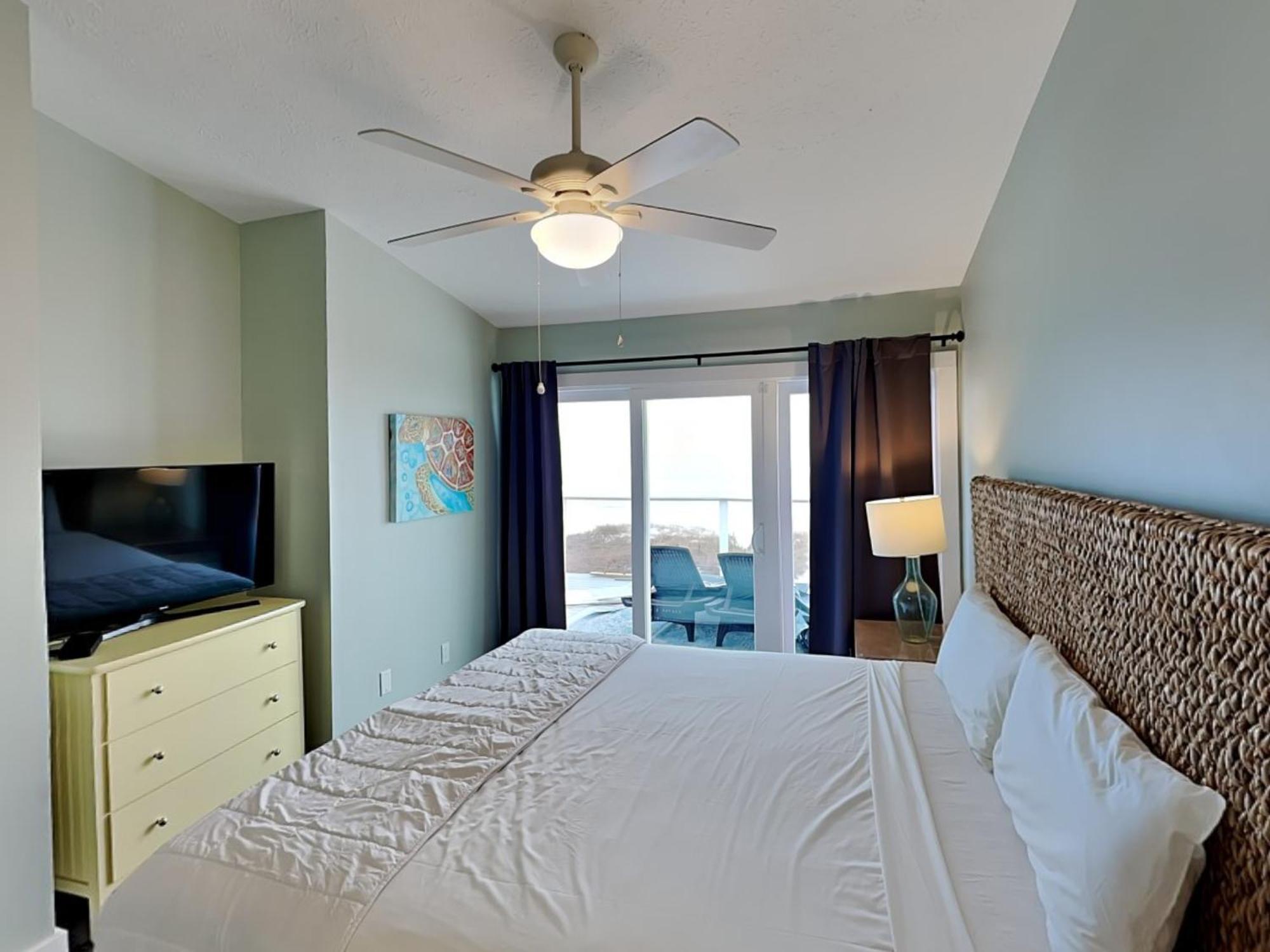 Charline Beachside Apartment